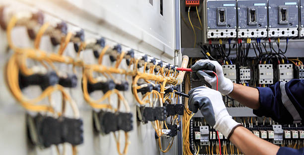Professional Electrician technician working in Ross, CA